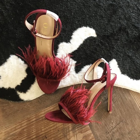 Red Feather Heel - Picture 1 of 1